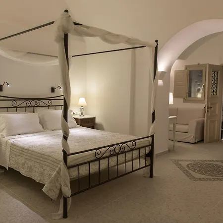 Villa Serenity Suites & Fira (Santorini)