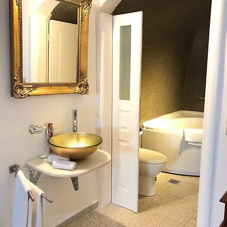 Serenity Suites & Villa