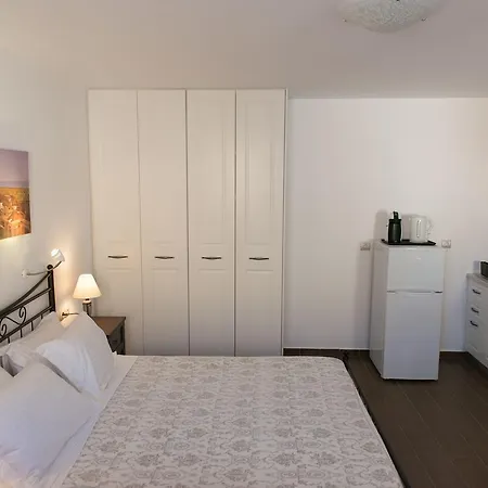 Serenity Suites & * Тира